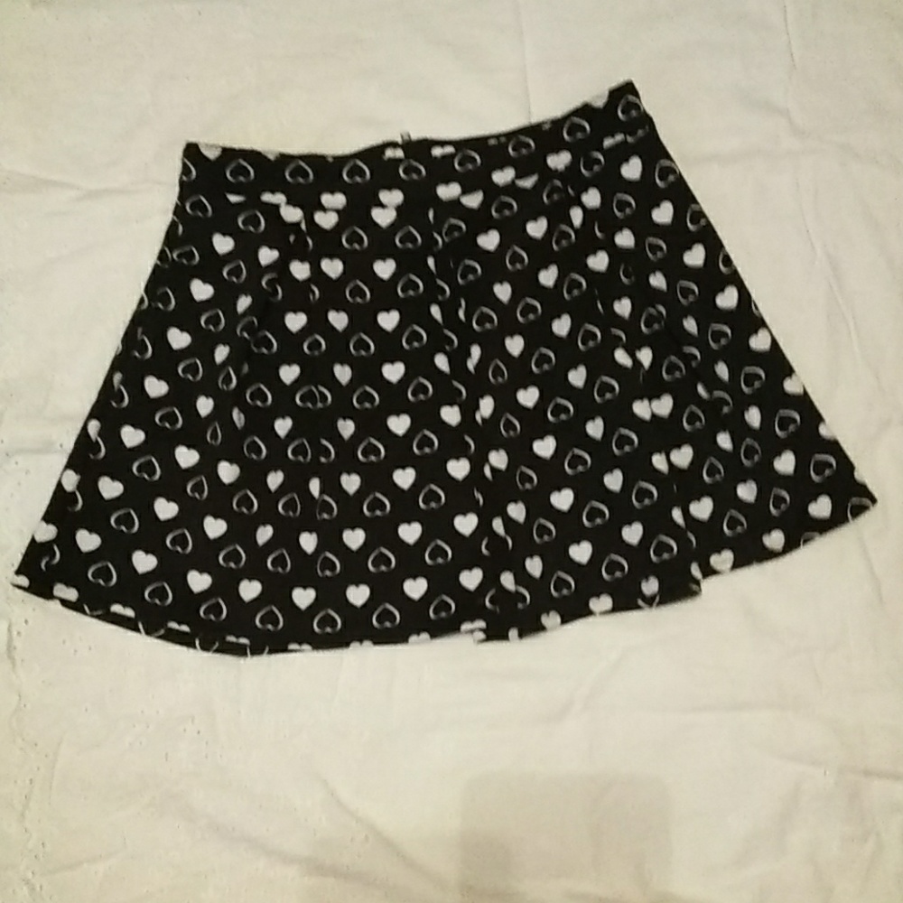 Pleated heart mini skirt